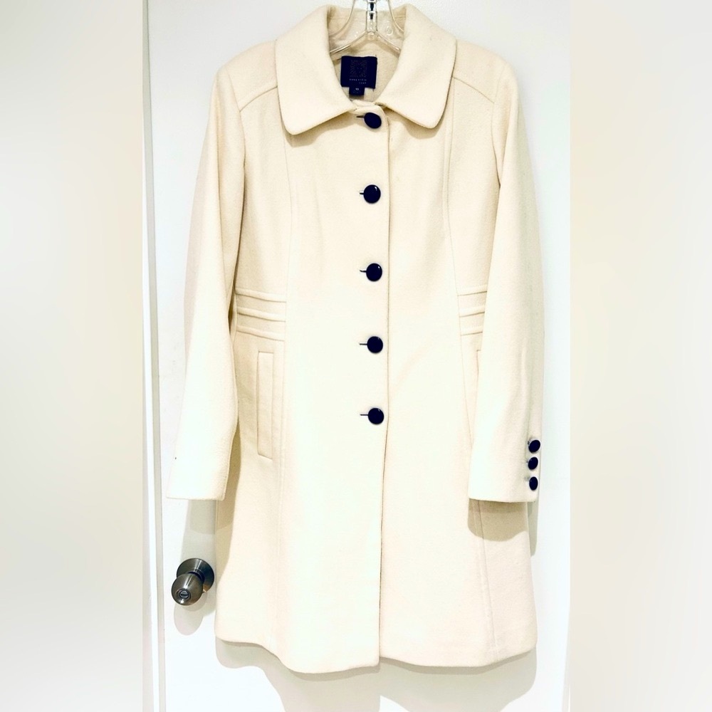 Anne Klein Women’s Winter White Coat with Black leather buttons. True Classic